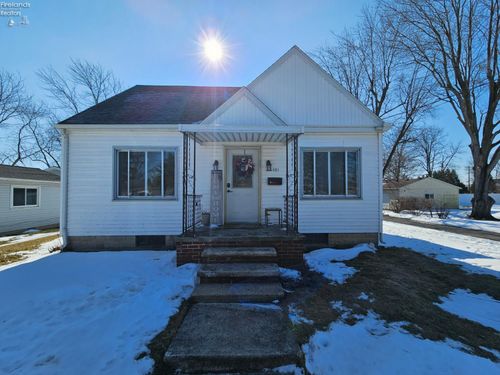 121 Bank St, Oak Harbor, OH, 43449-1003 | Card Image