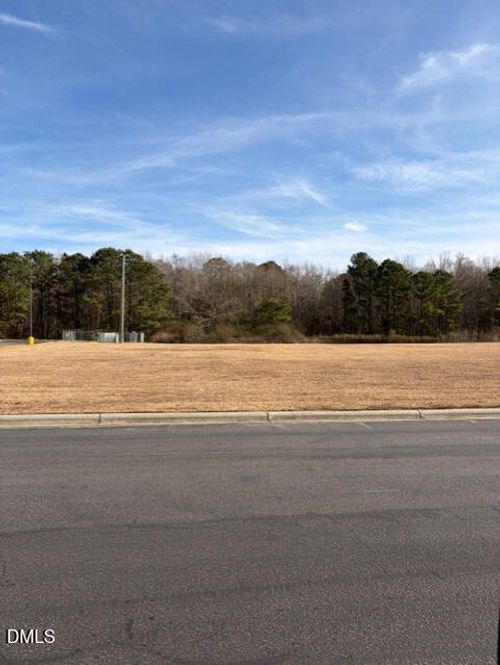 660 E Jackson Blvd, Erwin, NC, 28339-9617 | Card Image