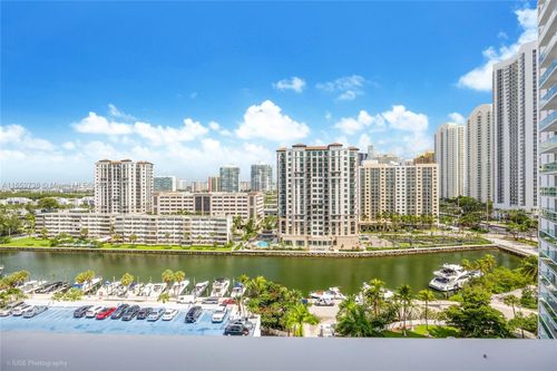 1231-100 Bayview Dr, Sunny Isles Beach, FL, 33160 | Card Image