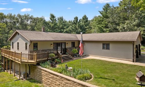 S3309 Gillem Rd, Baraboo, WI, 53913-9751 | Card Image