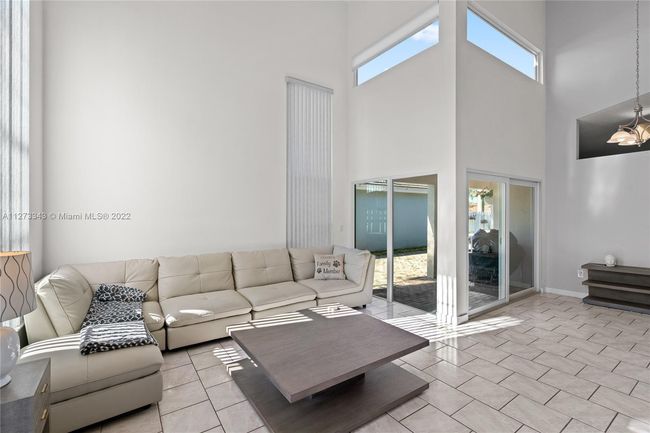 611 Royal Palm Way, House other with 4 bedrooms, 3 bathrooms and null parking in Davie FL | Image 11