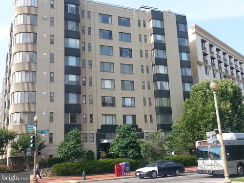 203-1 Scott Cir Nw, WASHINGTON, DC, 20036-2207 | Card Image