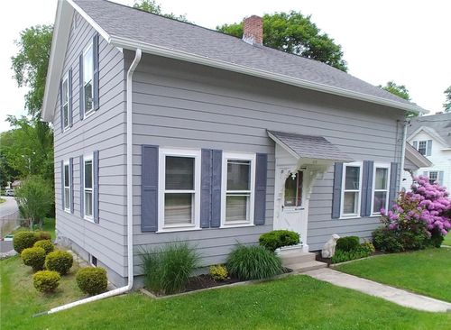 117 Farnum Pike, Smithfield, RI, 02917-3333 | Card Image