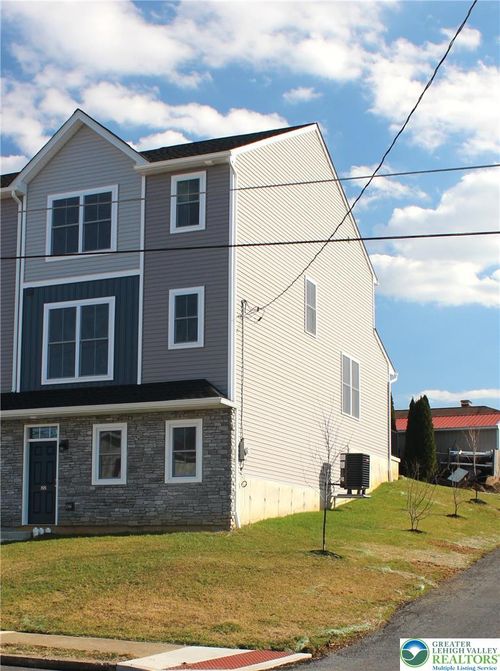 88 Hess Ave, Hellertown, PA, 18055-1008 | Card Image