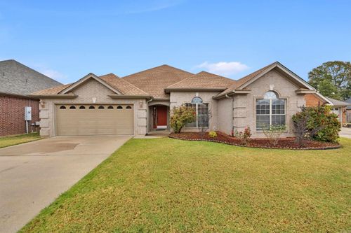 115 Sancerre Dr, Maumelle, AR, 72113-6977 | Card Image