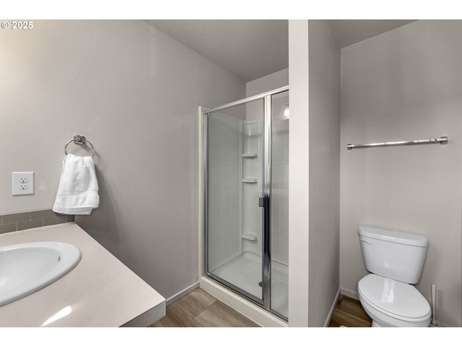 Attached Bathroom #1-Full Bathroom | Image 23