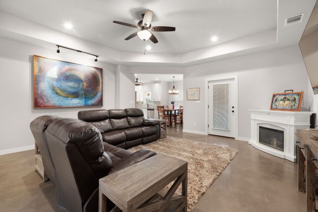 101 S Thomas Cv, House other with 3 bedrooms, 3 bathrooms and 4 parking in Burnet TX | Image 8