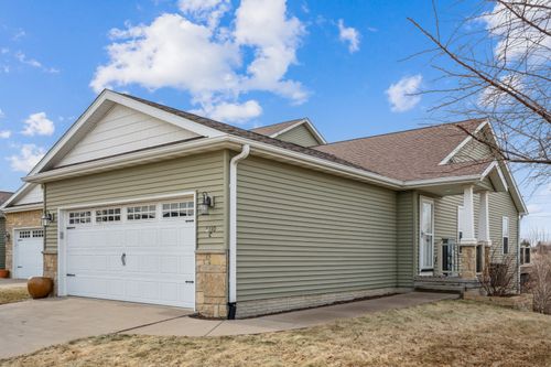 c-6110 Deere Creek Ln, Davenport, IA, 52807-3644 | Card Image