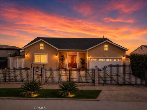 8018 Matilija Ave, Panorama City, CA, 91402-6127 | Card Image