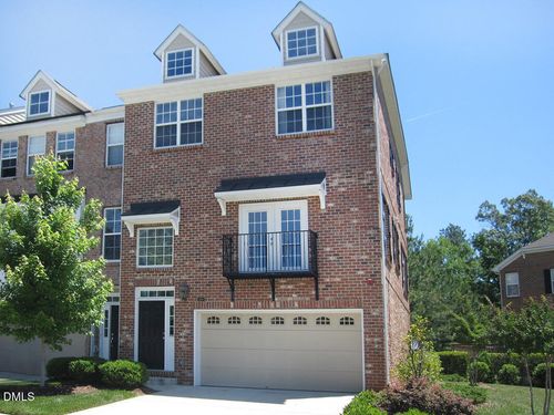 300 Christine Ct, Chapel Hill, NC, 27516-8811 | Card Image