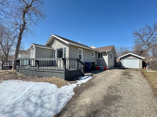 111 E Cherry Ave, Fergus Falls, MN, 56537-1438 | Card Image