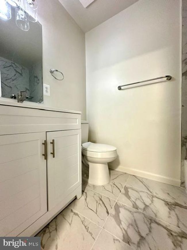 7851 W Point Ct, Townhouse with 3 bedrooms, 3 bathrooms and null parking in MANASSAS VA | Image 19
