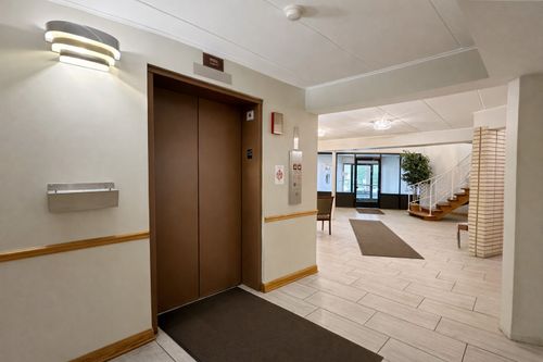 apt-122-9820 S Pulaski Rd, Oak Lawn, IL, 60453-3397 | Card Image