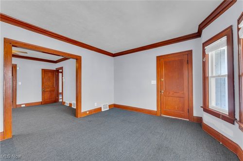 2-917 Helmsdale Rd, Cleveland Heights, OH, 44112-2303 | Card Image