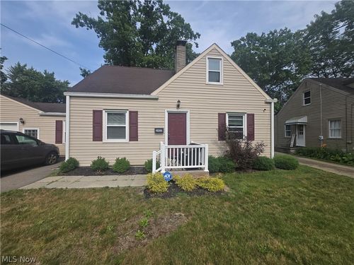 3933 Sylvia Ln, Youngstown, OH, 44511-3409 | Card Image