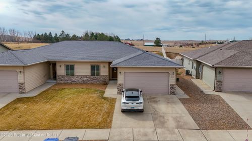 2499 Prairie Oak Dr, Dickinson, ND, 58601-6730 | Card Image