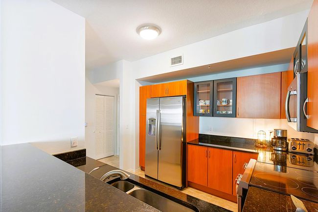 APT-301 - 804 E Windward Way, Condo with 3 bedrooms, 2 bathrooms and null parking in Lantana FL | Image 19