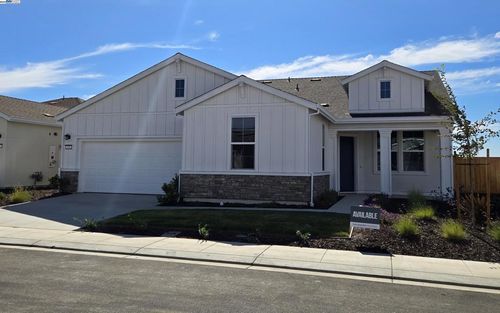 1351 Crescent Ave, Manteca, CA, 95336-8822 | Card Image