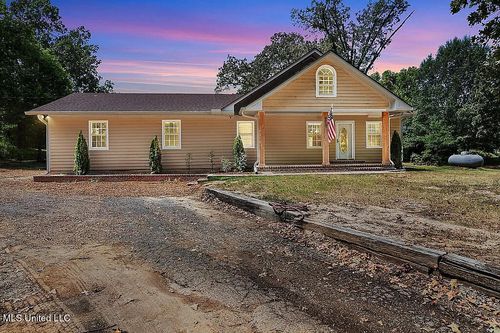 903 Shinault Rd, Byhalia, MS, 38611-8210 | Card Image