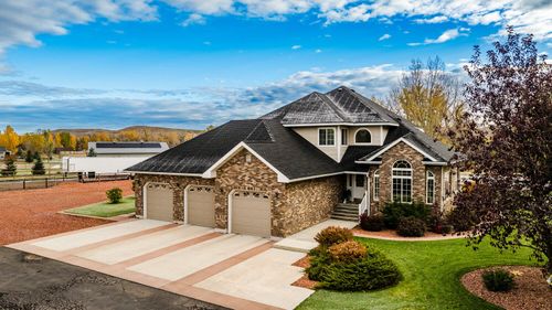 73 Decker Rd, Sheridan, WY, 82801-9612 | Card Image