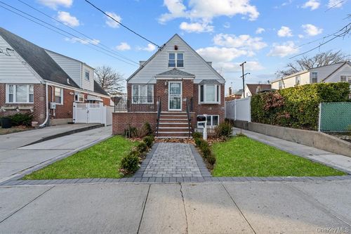 13512 122nd Pl, South Ozone Park, NY, 11420-3724 | Card Image