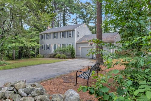 8 Essex St, Mansfield, MA, 02048-3261 | Card Image