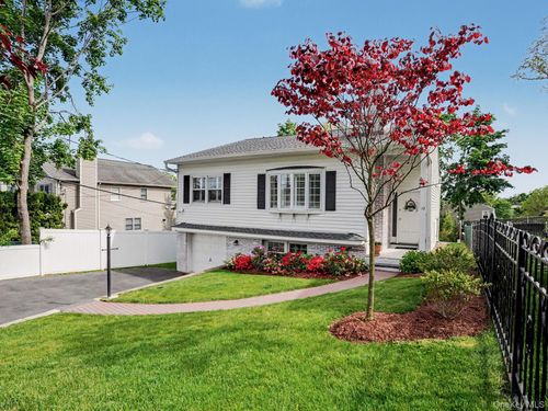 17 Gedney Way, White Plains, NY, 10605-2504 | Card Image