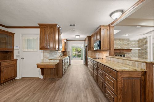 1306 Driftwood Dr, Euless, TX, 76040-6451 | Card Image