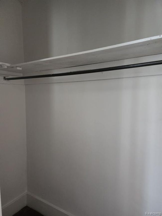 196 Bondale Ave Avenue, For Rent in Pontiac Zoocasa