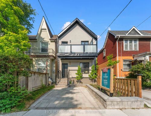204 Franklin Ave, Toronto, ON, M6P3Z3 | Card Image