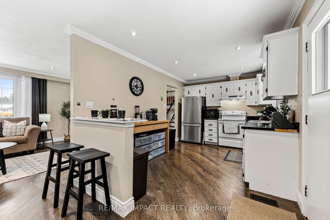 1158 Weller St, House other with 6 bedrooms, 2 bathrooms and 4 parking in Peterborough ON | Image 9
