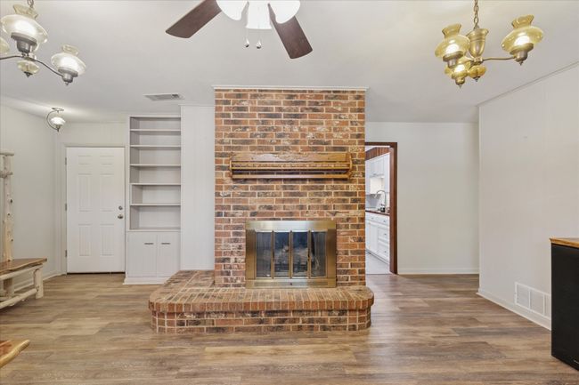 226 Hillcrest St, House other with 3 bedrooms, 2 bathrooms and null parking in Sanger TX | Image 4