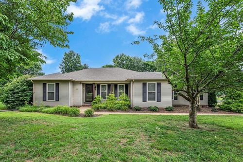 801 Douglas Dr, Lawrenceburg, TN, 38464-2766 | Card Image