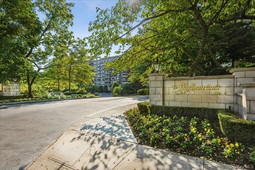 907-100 Hilton Ave, Hempstead, NY, 11550-2129 | Card Image