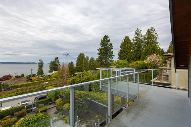 2771 Bellevue Avenue, House other with 5 bedrooms, 3 bathrooms and 5 parking in West Vancouver BC | Image 35
