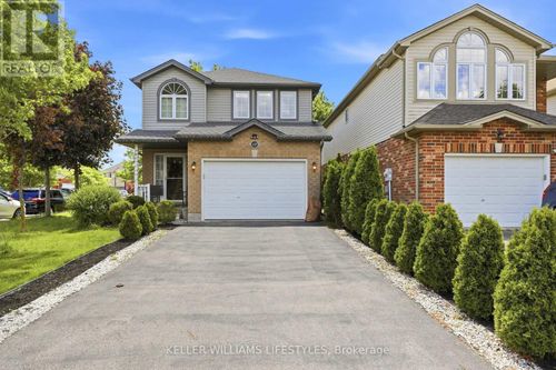 1127 Foxhunt Rd, London, ON, N6G0C3 | Card Image