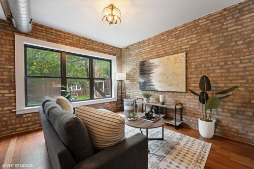 1-1253 Roscoe St, Chicago, IL, 60657-1423 | Card Image