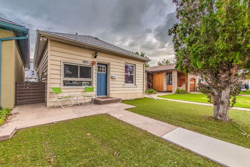 127A 2 St Ne, Medicine Hat, AB, T1A5L1 | Card Image