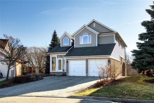 lower-15 Oliver Crt, Kitchener, ON, N2N3E7 | Card Image