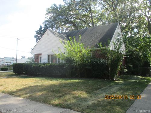 619 Withington St, Ferndale, MI, 48220-1215 | Card Image