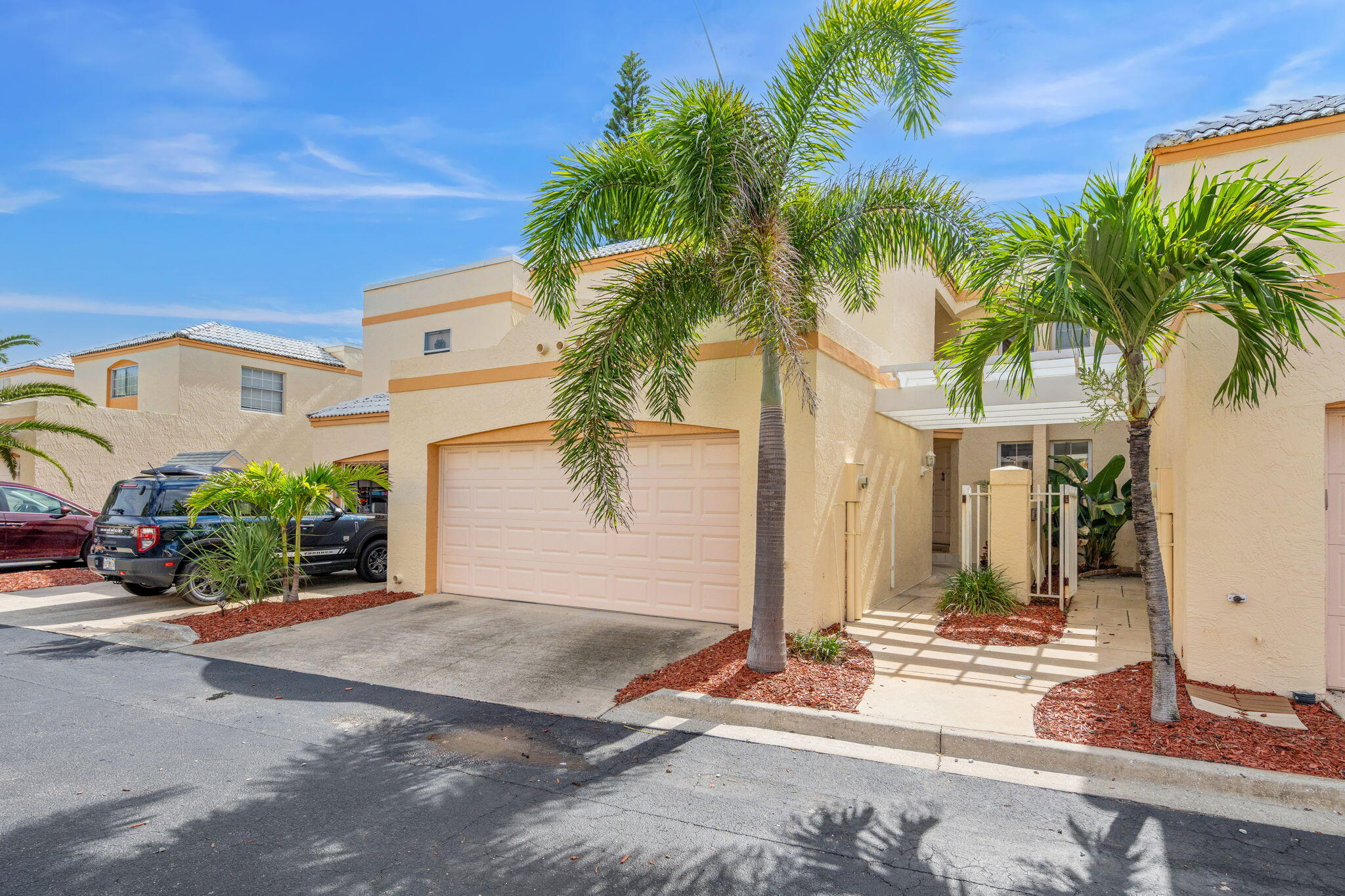 Venetia Pl, Indialantic, FL 32903