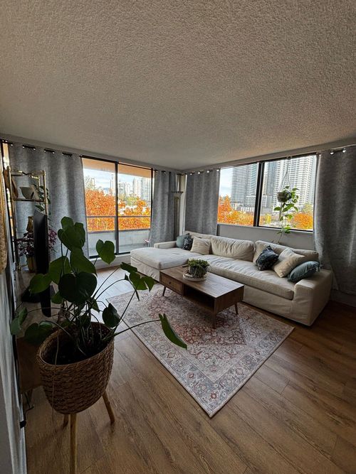 904-9521 Cardston Crt, Burnaby, BC, V3N4R8 | Card Image