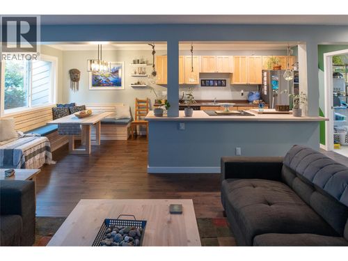 17-217 Franklyn Rd, Kelowna, BC, V1X6A9 | Card Image