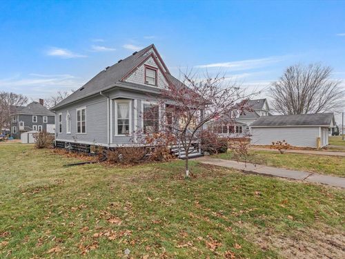 517 12th St, De Witt, IA, 52742-1121 | Card Image