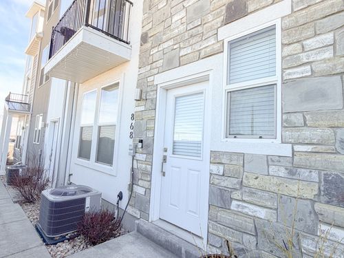 868 S 2560 E, Spanish Fork, UT, 84660-6256 | Card Image