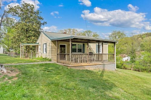 3302 Troxell Rd, Roanoke, VA, 24014 | Card Image