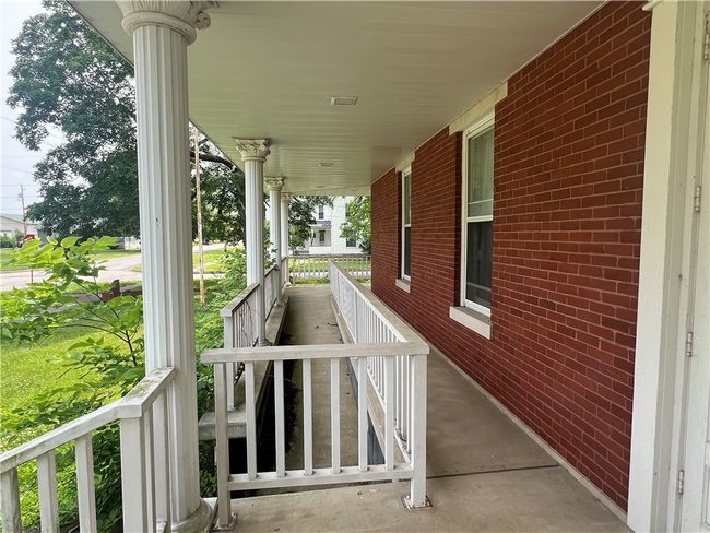 323 N Olive St, House other with 4 bedrooms, 3 bathrooms and null parking in Saint Elmo IL | Image 6