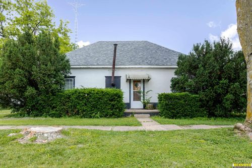 403 Carol St, Talmage, NE, 68448-3216 | Card Image