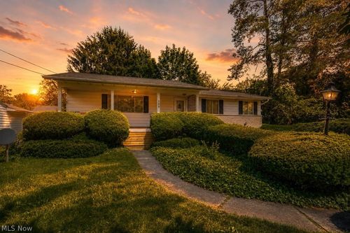 209 Shiawassee Ave, Fairlawn, OH, 44333-3735 | Card Image