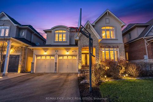 40 Imperial Lakes Dr, Brampton, ON, L6P2V3 | Card Image